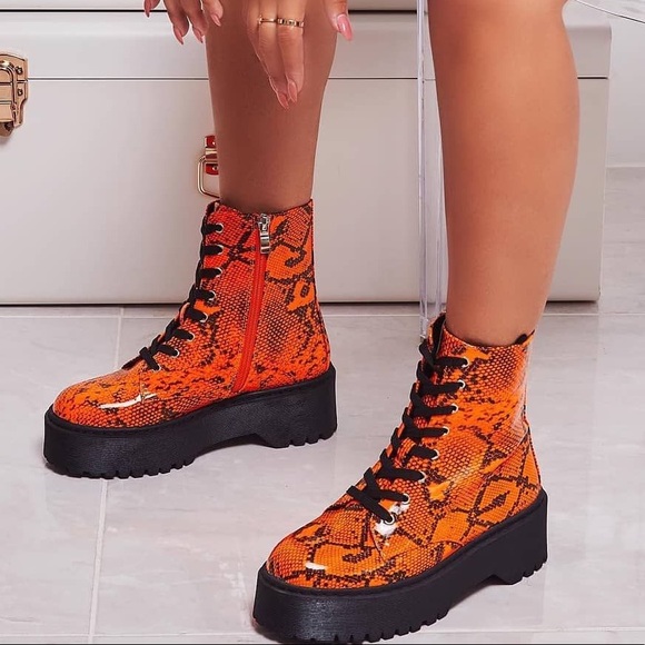 Neon orange snake combat boot - Picture 3 of 5